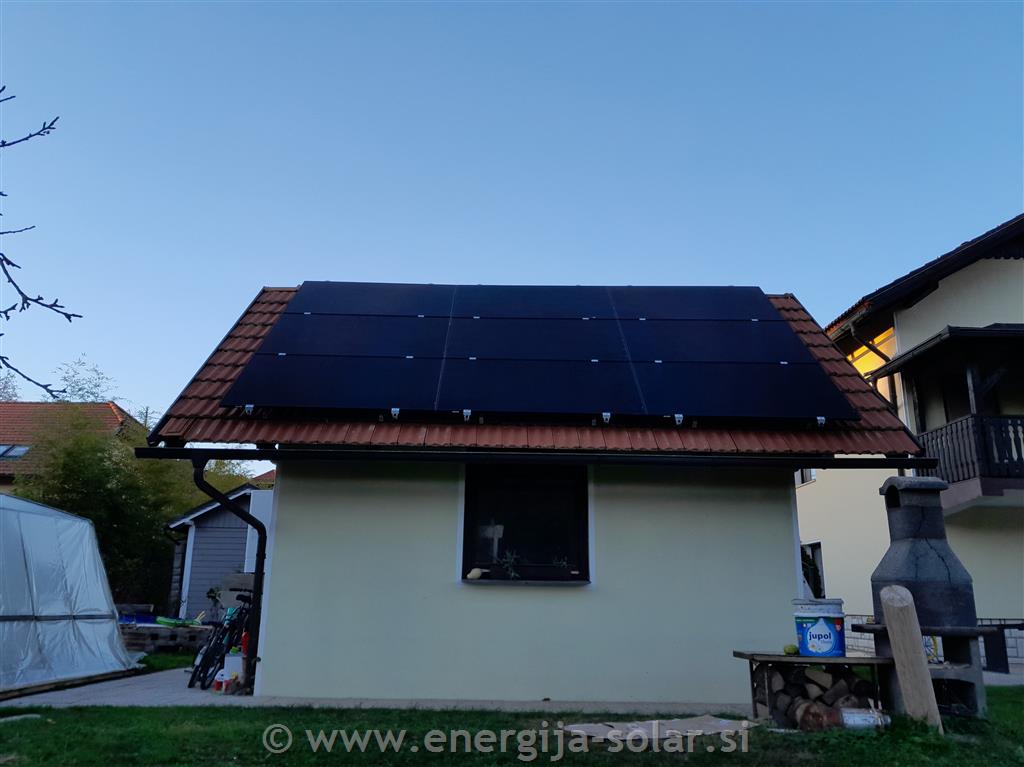 10,56kW solarnih panelov Bluesun shingled 480W