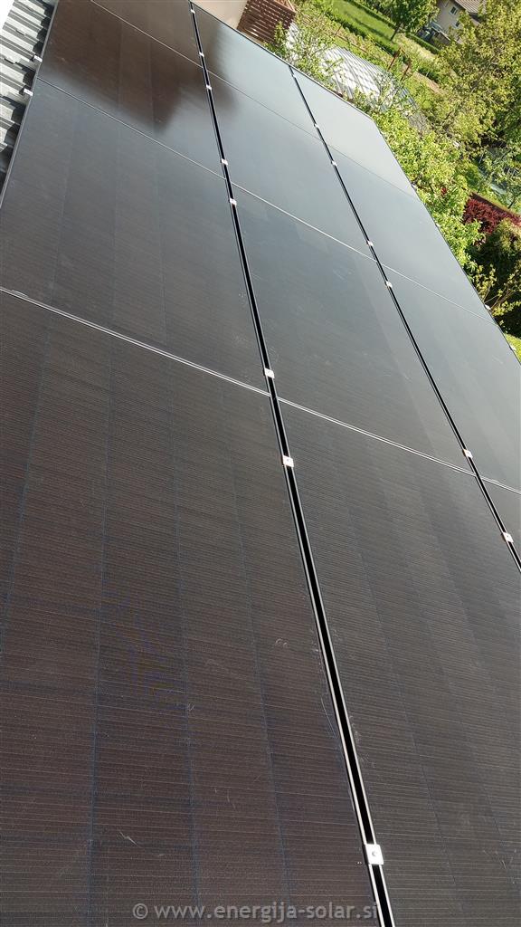 12 solarnih modulov 480W mono shingled Bluesun